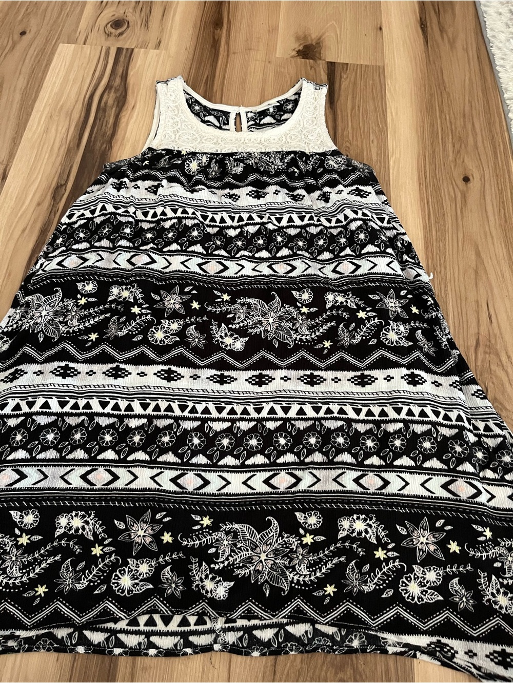 Mudd Lace Handkerchief-Hem Sleeveless Black White Print Dress Girls Size 14